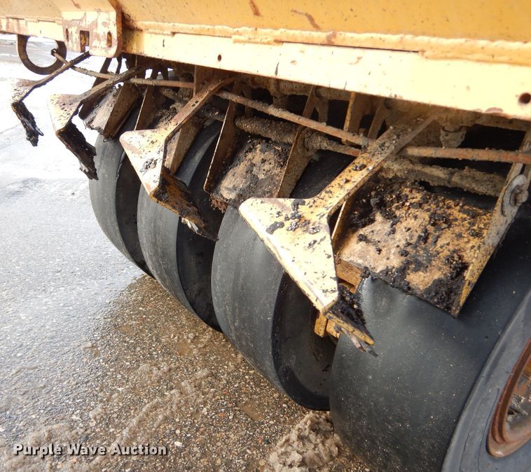 image for item KS9299 Rosco TRU-PAC 915  pneumatic roller