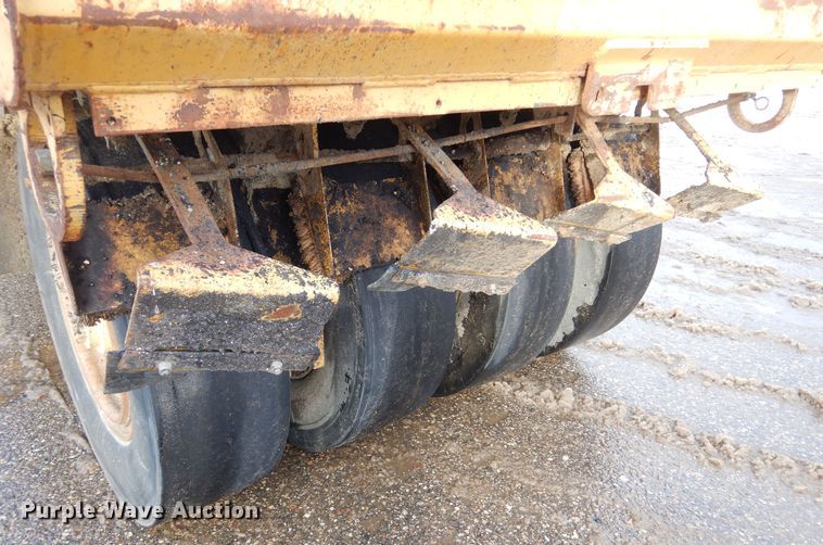 image for item KS9299 Rosco TRU-PAC 915  pneumatic roller