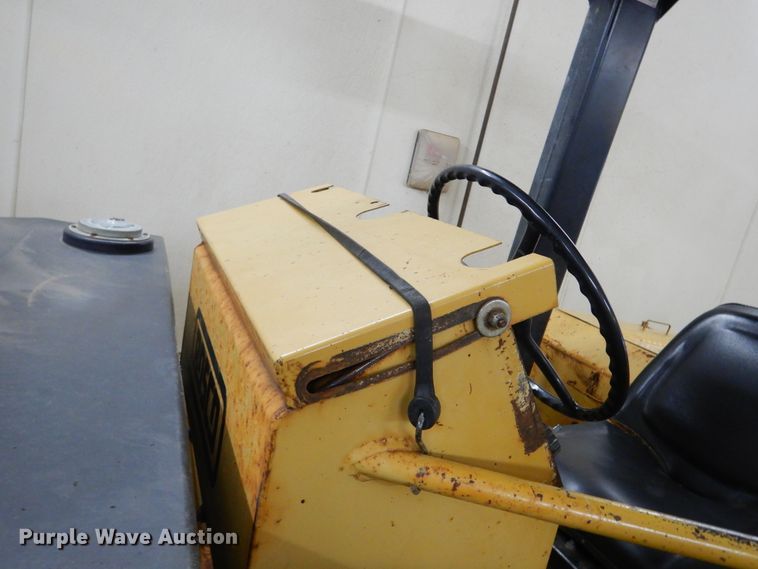 image for item KS9299 Rosco TRU-PAC 915  pneumatic roller