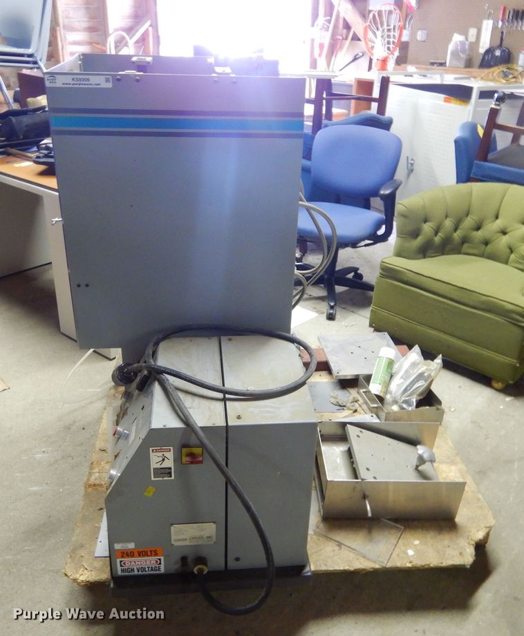 image for item KS9309 Carver 3895  heated laboratory press