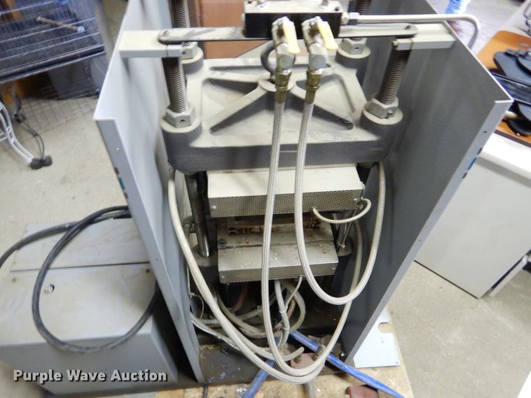image for item KS9309 Carver 3895  heated laboratory press