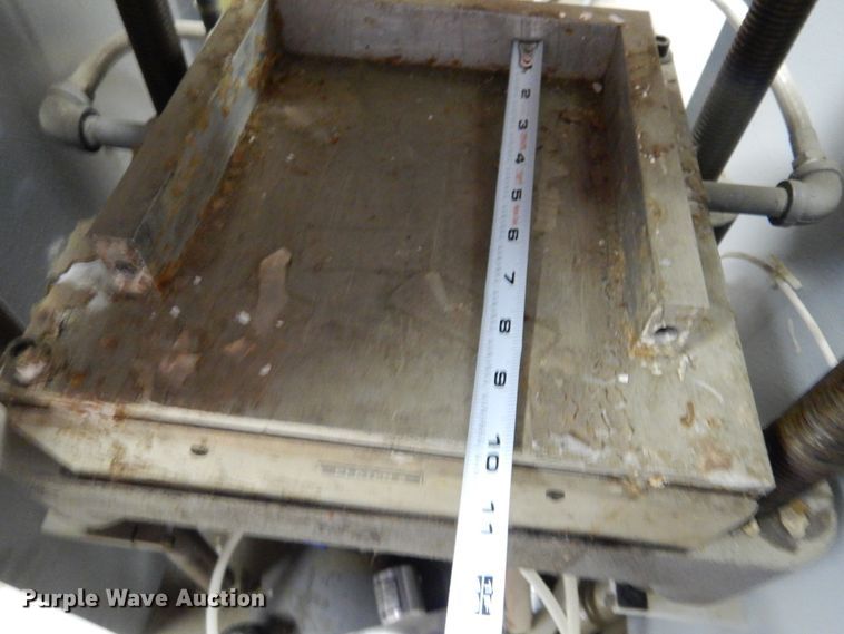 image for item KS9309 Carver 3895  heated laboratory press