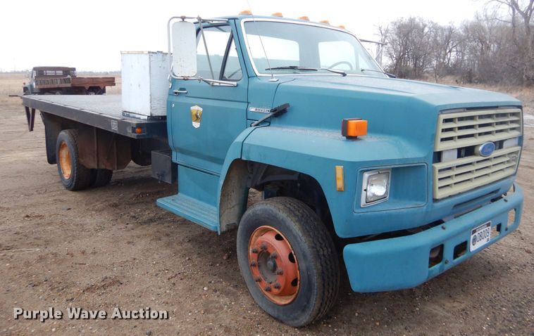 image for item KS9313 1991 Ford F600  flatbed truck