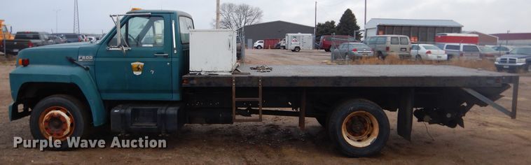 image for item KS9313 1991 Ford F600  flatbed truck