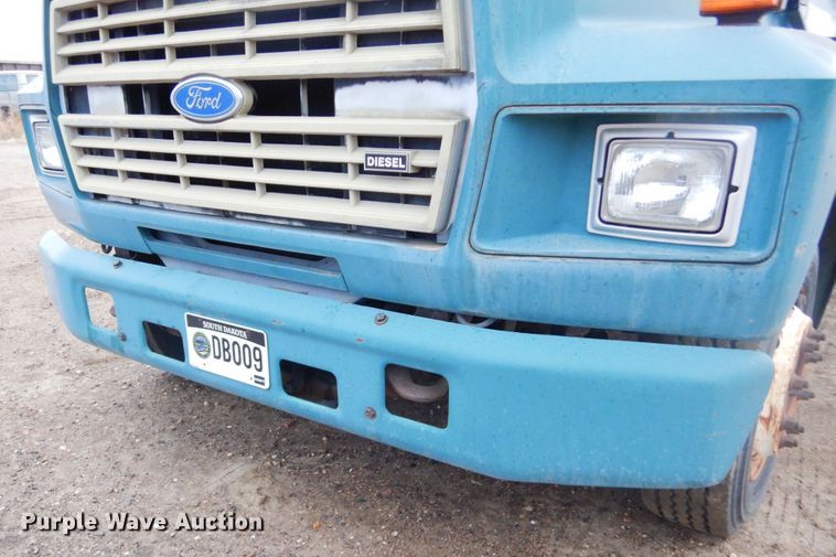 image for item KS9313 1991 Ford F600  flatbed truck