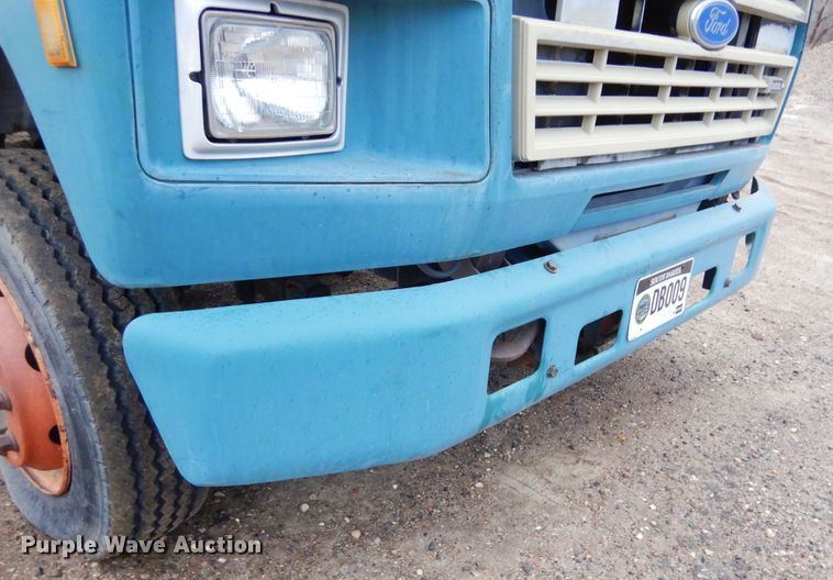 image for item KS9313 1991 Ford F600  flatbed truck