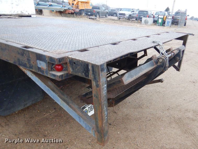 image for item KS9313 1991 Ford F600  flatbed truck