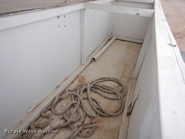 image for item KS9313 1991 Ford F600  flatbed truck