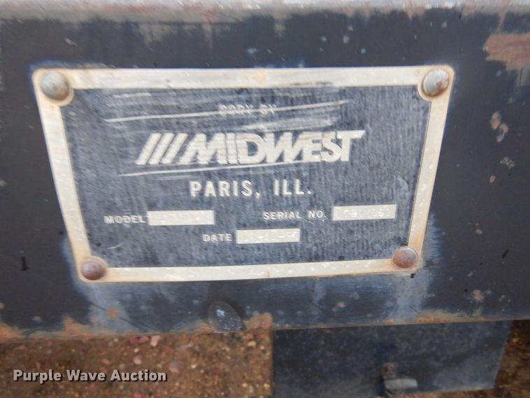 image for item KS9313 1991 Ford F600  flatbed truck