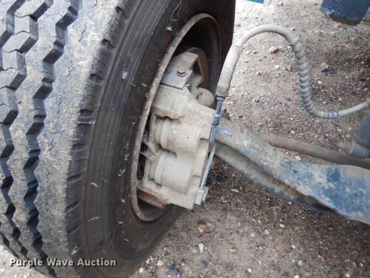 image for item KS9313 1991 Ford F600  flatbed truck