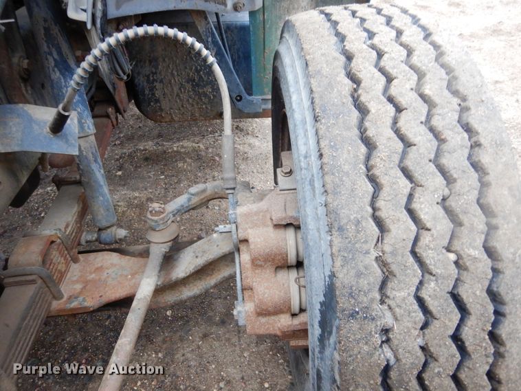 image for item KS9313 1991 Ford F600  flatbed truck