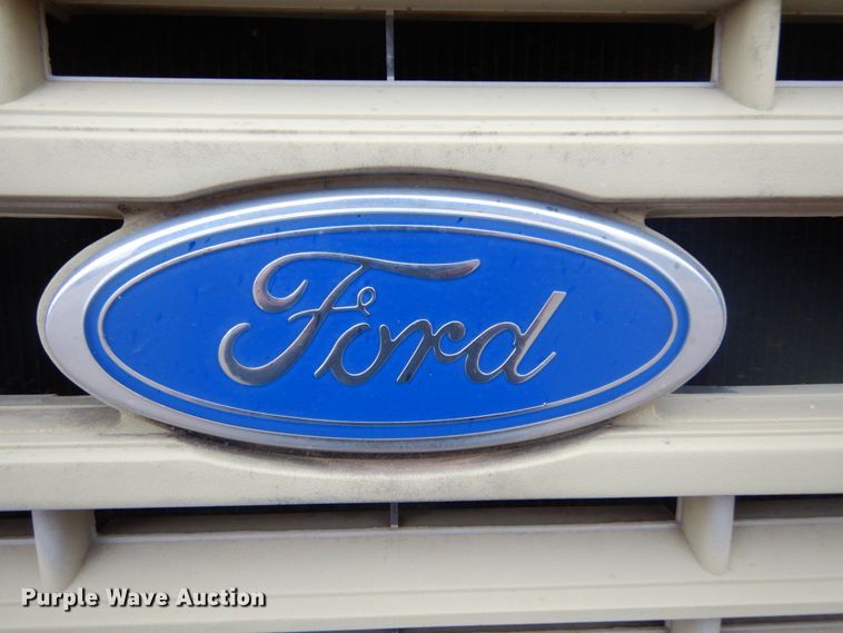 image for item KS9313 1991 Ford F600  flatbed truck