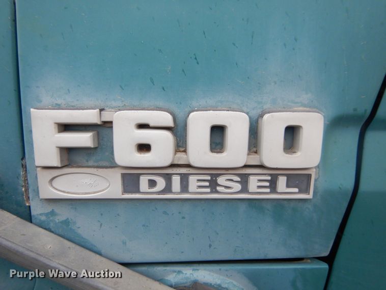 image for item KS9313 1991 Ford F600  flatbed truck