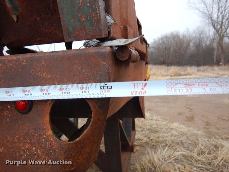 image for item KS9314 1982 International 1724  flatbed truck