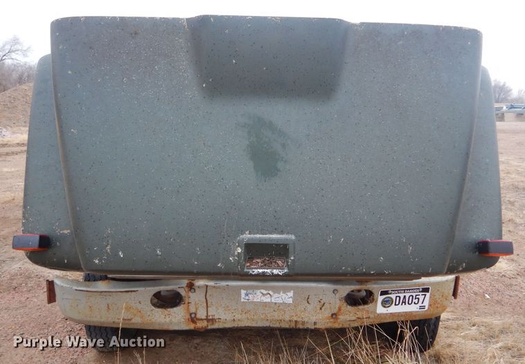 image for item KS9314 1982 International 1724  flatbed truck