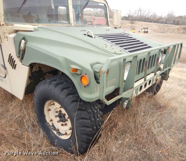 image for item KS9318 1987 Am General HMMWV  SUV