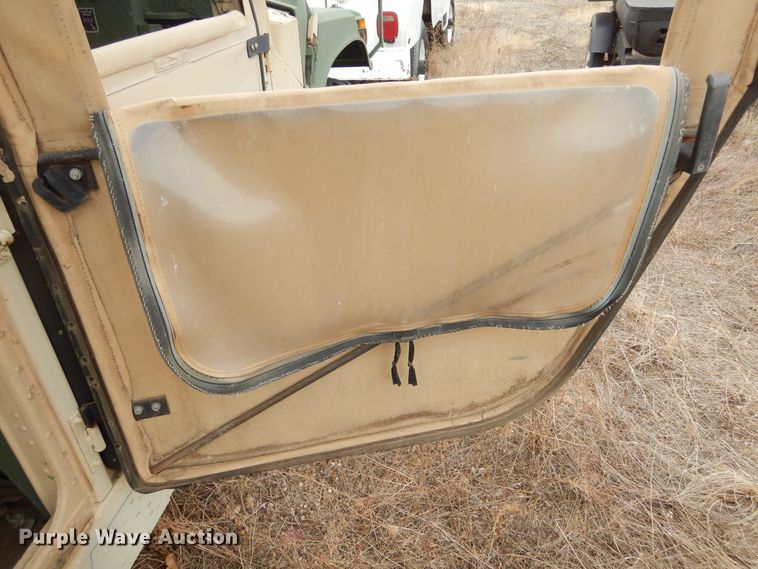 image for item KS9318 1987 Am General HMMWV  SUV