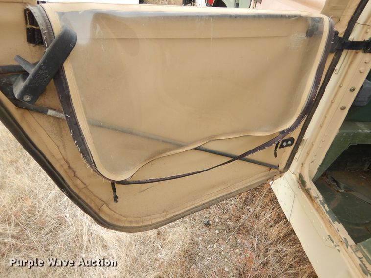 image for item KS9318 1987 Am General HMMWV  SUV