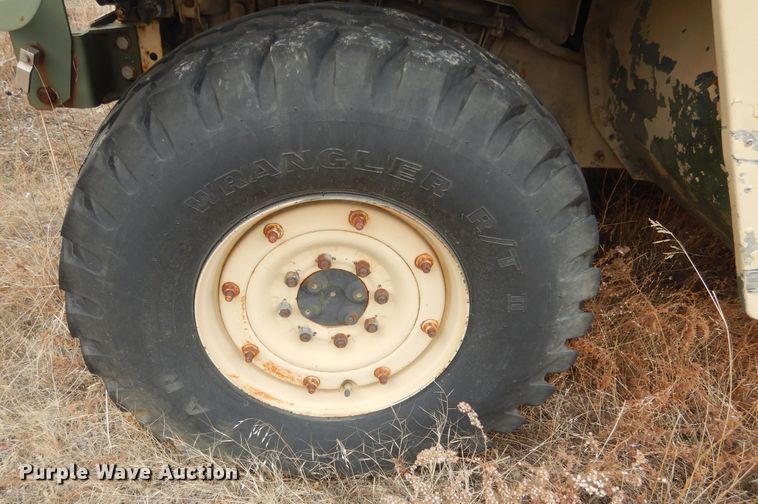 image for item KS9318 1987 Am General HMMWV  SUV