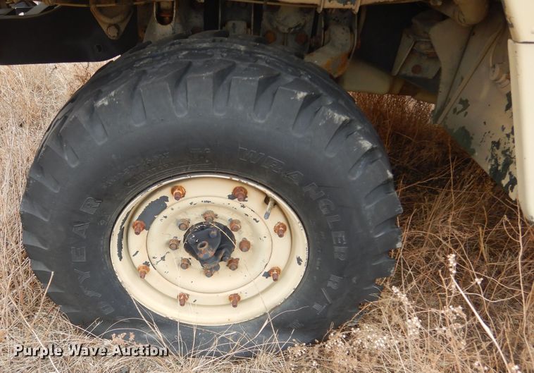 image for item KS9318 1987 Am General HMMWV  SUV