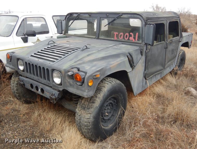 image for item KS9319 1994 Am General HMMWV  SUV