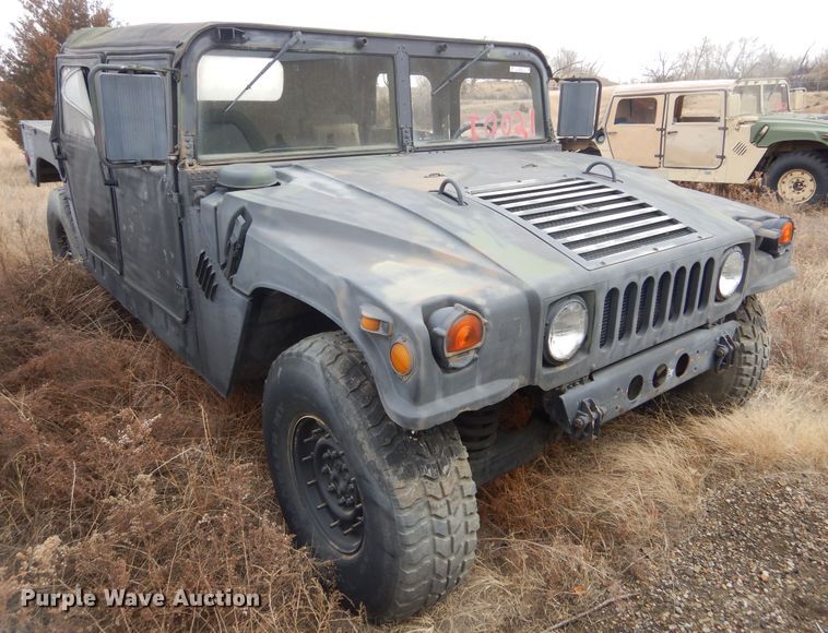 image for item KS9319 1994 Am General HMMWV  SUV