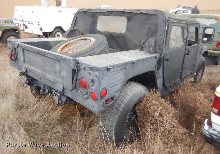 image for item KS9319 1994 Am General HMMWV  SUV