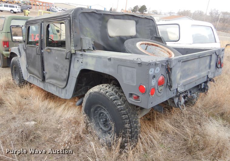 image for item KS9319 1994 Am General HMMWV  SUV