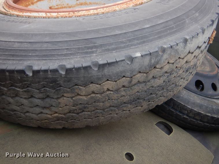 image for item KS9319 1994 Am General HMMWV  SUV