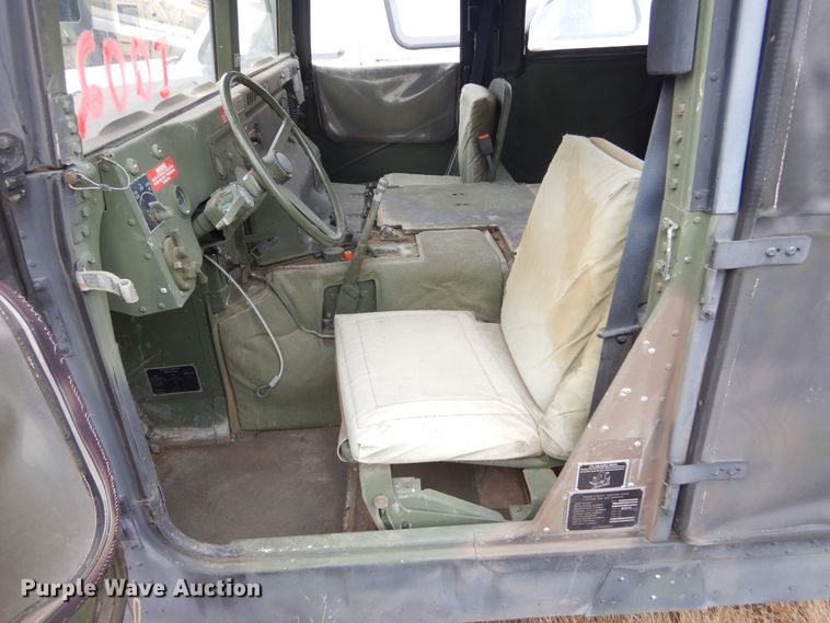 image for item KS9319 1994 Am General HMMWV  SUV