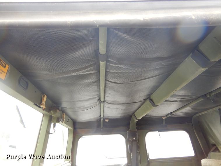 image for item KS9319 1994 Am General HMMWV  SUV