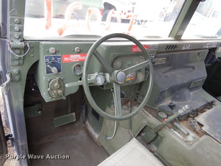 image for item KS9319 1994 Am General HMMWV  SUV