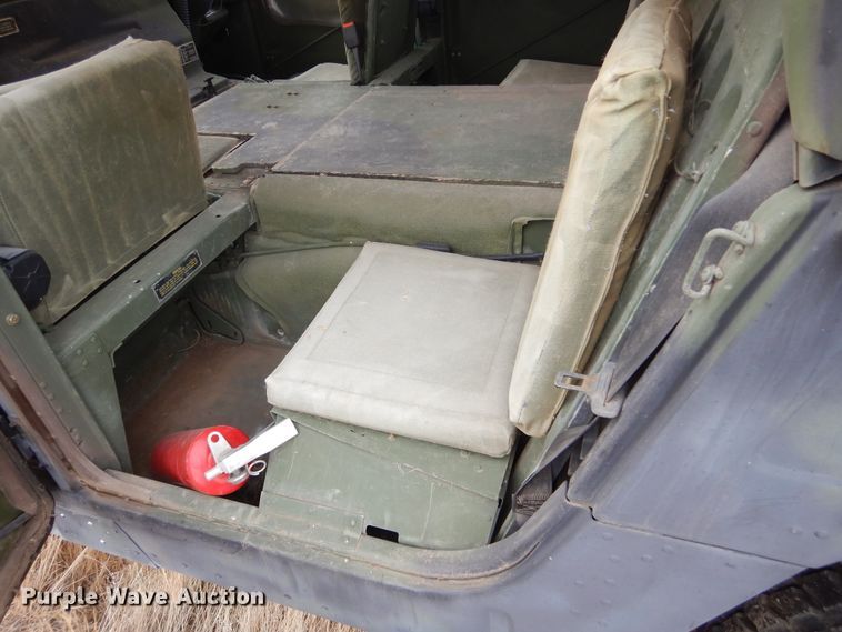 image for item KS9319 1994 Am General HMMWV  SUV