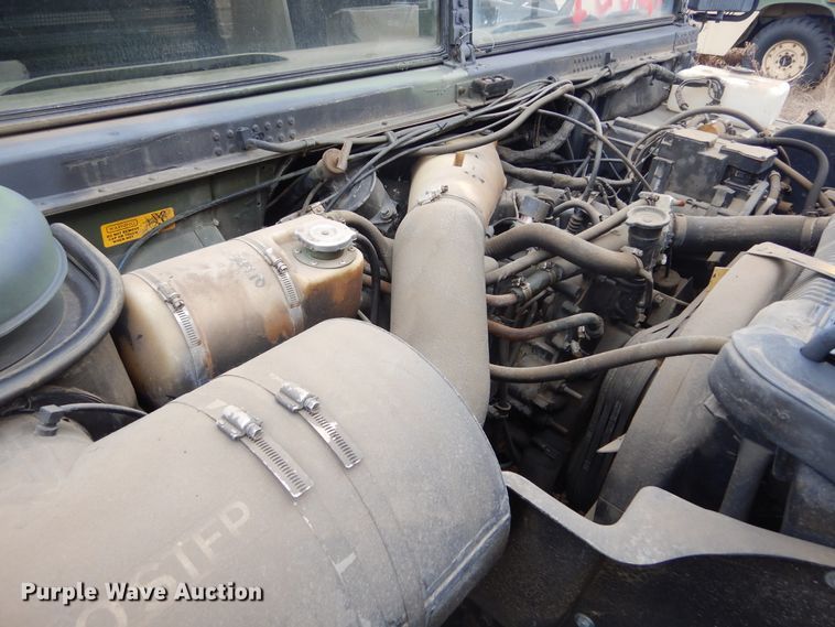 image for item KS9319 1994 Am General HMMWV  SUV