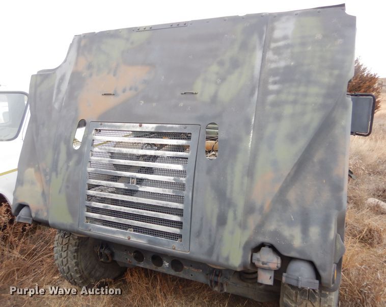 image for item KS9319 1994 Am General HMMWV  SUV