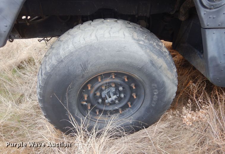 image for item KS9319 1994 Am General HMMWV  SUV