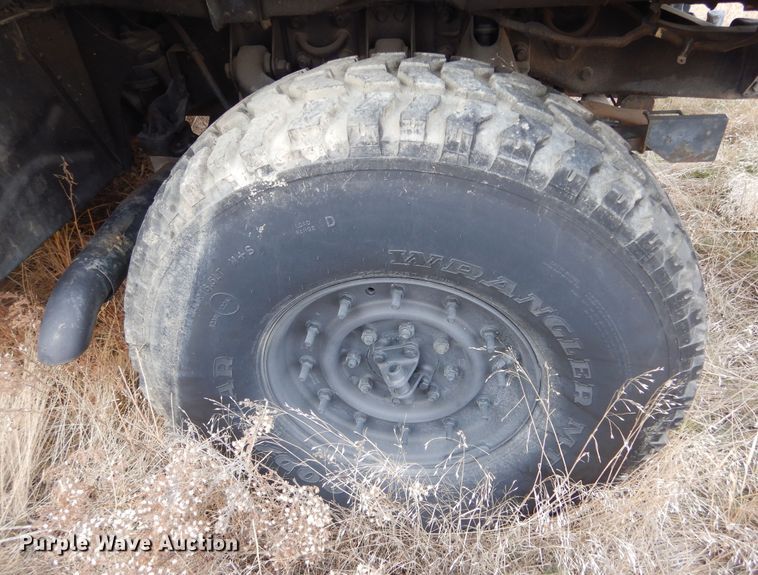 image for item KS9319 1994 Am General HMMWV  SUV