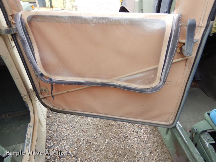 image for item KS9321 1987 Am General HMMWV  SUV