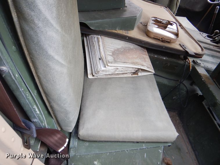 image for item KS9321 1987 Am General HMMWV  SUV