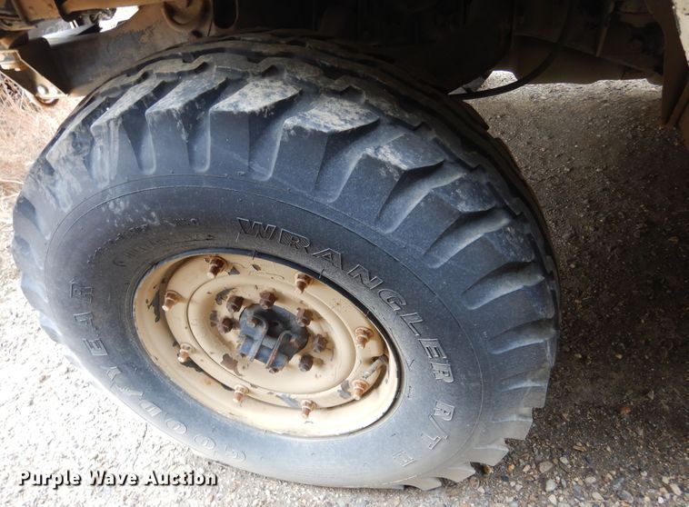 image for item KS9321 1987 Am General HMMWV  SUV