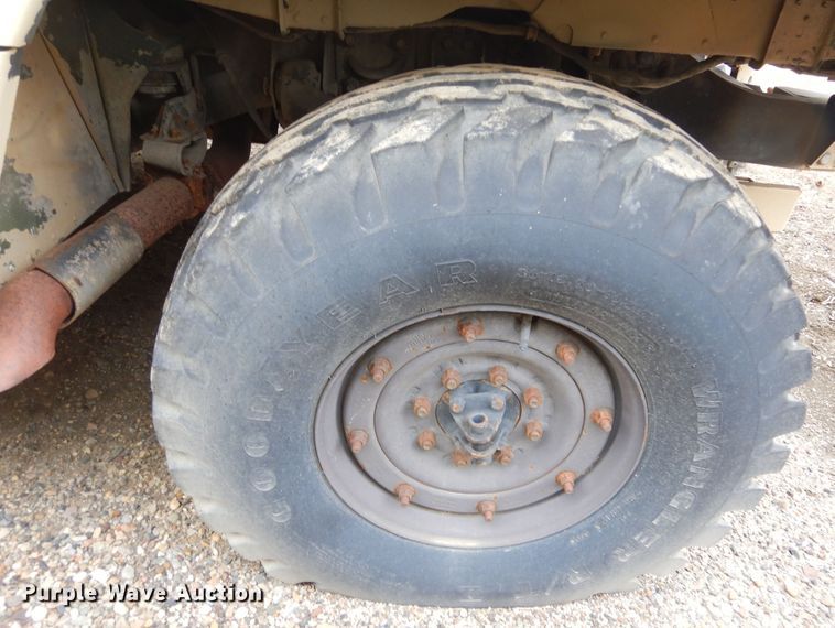 image for item KS9321 1987 Am General HMMWV  SUV