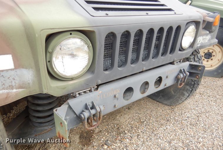 image for item KS9322 1985 Am General HMMWV  SUV