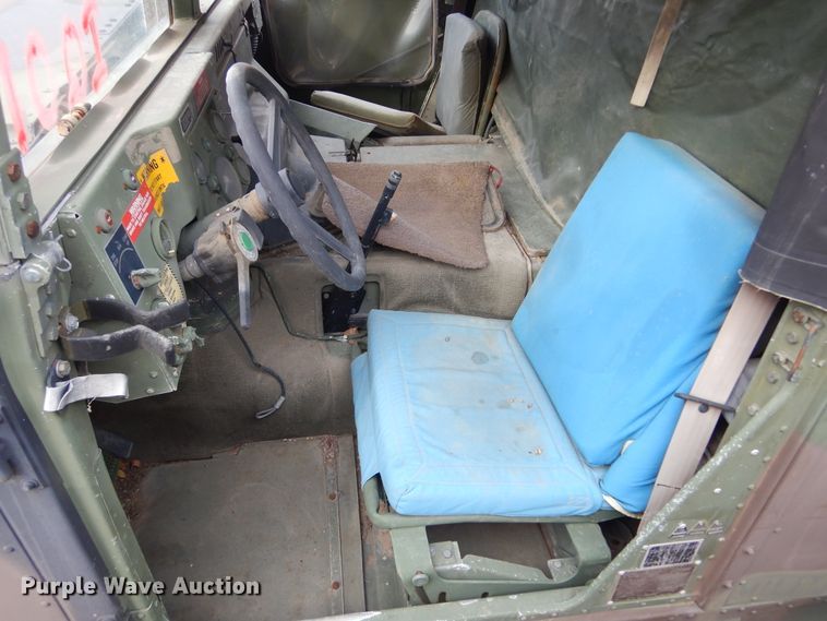 image for item KS9322 1985 Am General HMMWV  SUV