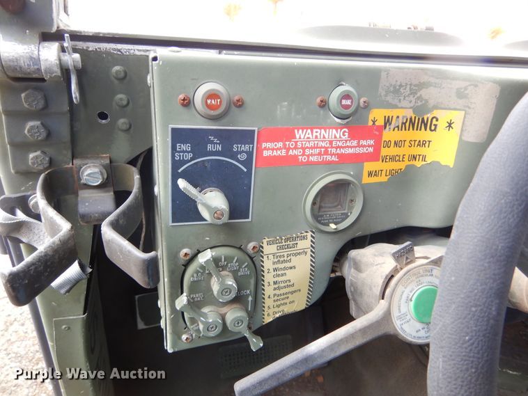 image for item KS9322 1985 Am General HMMWV  SUV