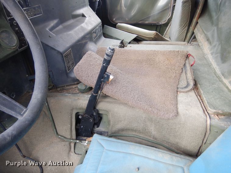 image for item KS9322 1985 Am General HMMWV  SUV