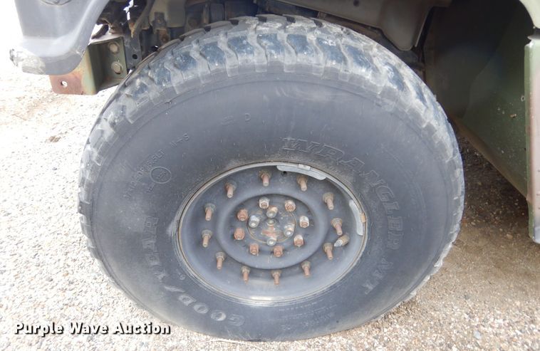 image for item KS9322 1985 Am General HMMWV  SUV