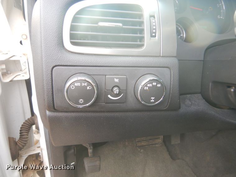 image for item KS9339 2007 Chevrolet Suburban 2500 LS