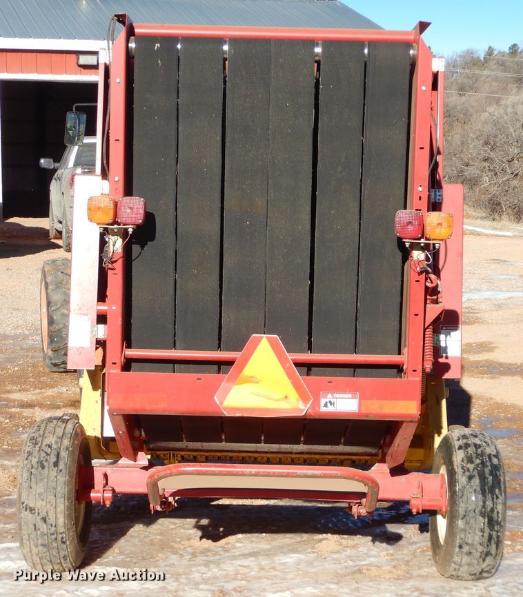 image for item KS9350 1999 New Holland 648  round baler
