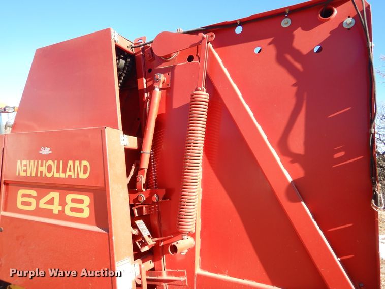 image for item KS9350 1999 New Holland 648  round baler