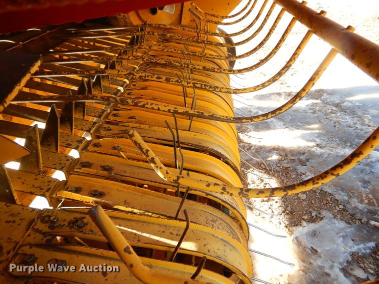 image for item KS9350 1999 New Holland 648  round baler